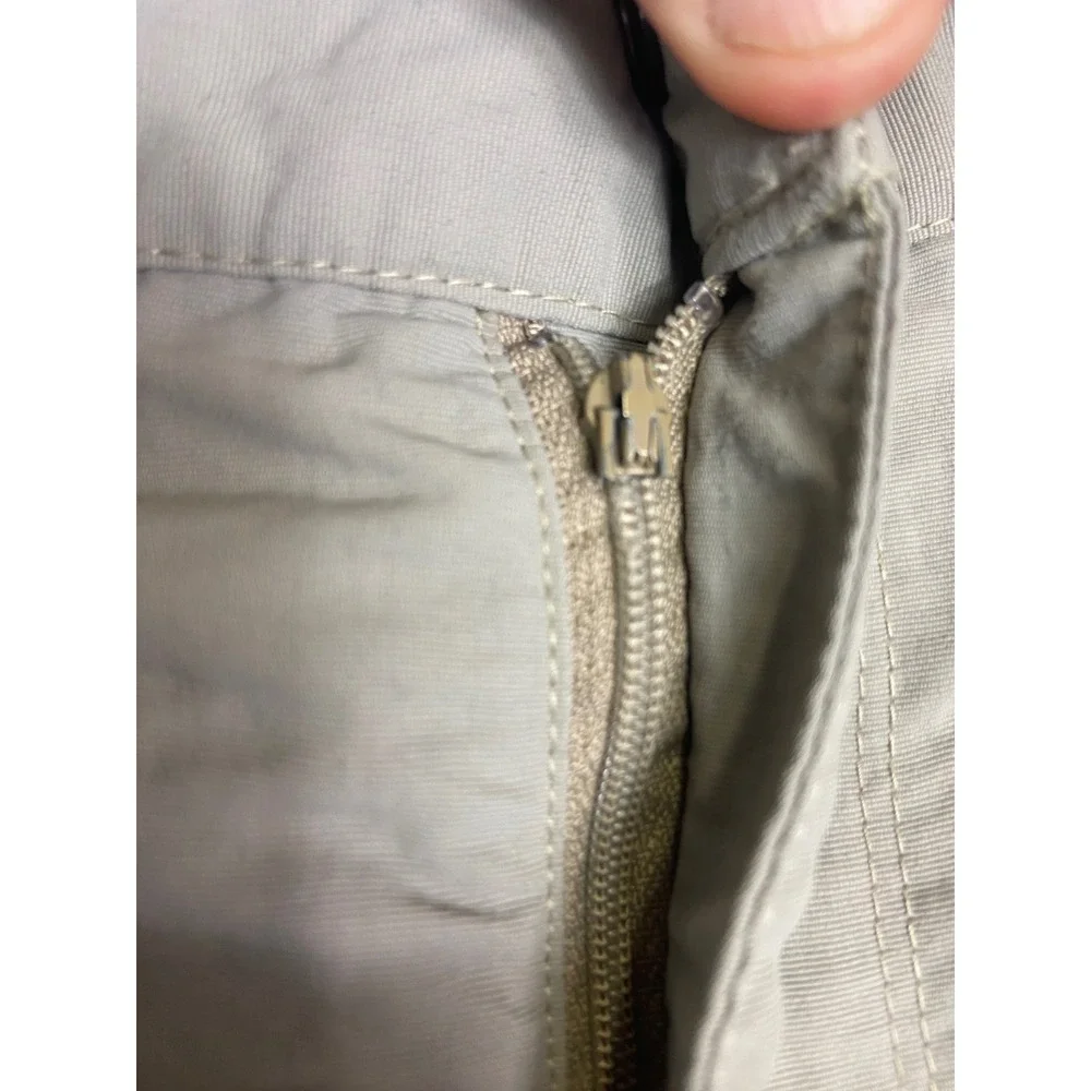 The North Face Mens Tan Nylon Hiking Cargo Shorts XL Long Integrated Belt‎